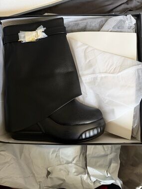 Women’s Black Leather Slip-On Boots